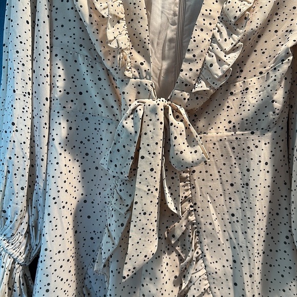 Cream polka dot romper - Picture 5 of 5